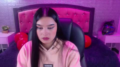 natalie  online show from February 19, 3:49 am