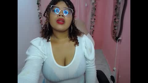 natalie_tits1 online show from October 4, 4:27 pm