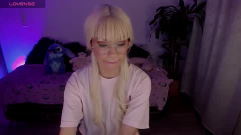 MissNatis online show from November 9, 2:59 am