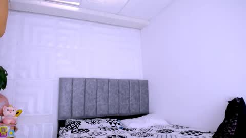 Snapshot of nataly_mcry chatting on March 7, 6:33 pm NATALY online show from March 7, 6:33 pm