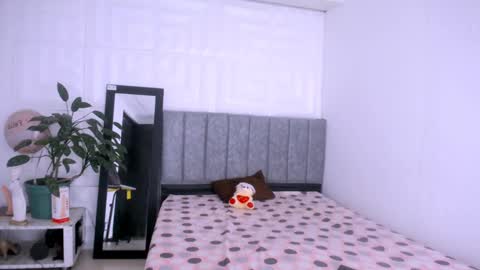 Snapshot of nataly_mcry chatting on September 15, 9:38 pm NATALY online show from September 15, 9:38 pm