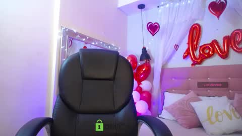 Snapshot of natasha__jackson chatting on February 18, 4:03 pm natasha online show from February 18, 4:03 pm
