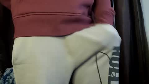 Snapshot of natesbigdick chatting on February 17, 11:22 pm natesbigdick online show from February 17, 11:22 pm