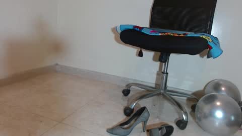 nath_dawson online show from September 29, 12:48 pm