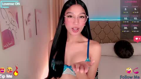   please follow me guyss online show from March 5, 4:57 pm