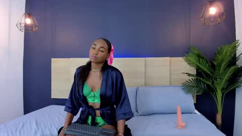 nathy_ross online show from February 12, 4:33 am