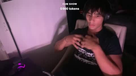 Snapshot of native_boy2 chatting on March 10, 9:12 am native_boy2 online show from March 10, 9:12 am