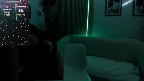 Snapshot of natti_london chatting on September 25, 12:12 pm natti_london online show from September 25, 12:12 pm