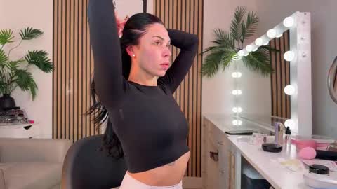 NATTY FIERROS online show from October 13, 7:54 am