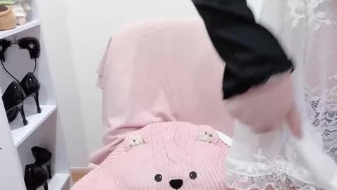 Kiki online show from November 20, 4:00 am