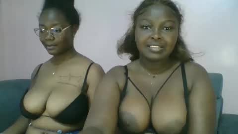 naughti_garlie online show from March 28, 5:20 am