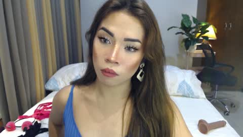 Snapshot of naughty_dreamerxxx chatting on December 23, 6:05 pm Queen Jess online show from December 23, 6:05 pm
