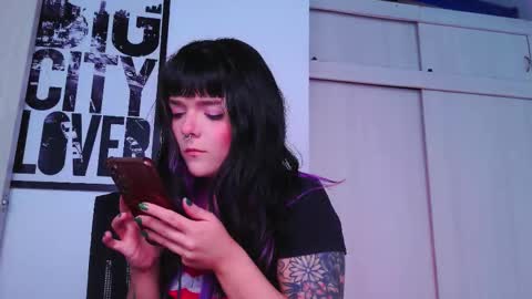 Em  please help me reach 100 thumbs up 3 online show from February 1, 7:44 pm