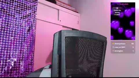 Em  please help me reach 100 thumbs up 3 online show from March 10, 12:18 am