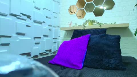 Snapshot of naughty_kittenm chatting on March 6, 10:20 am Kitten online show from March 6, 10:20 am