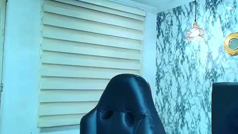 Snapshot of naughty_kittenm chatting on February 25, 11:32 am Kitten online show from February 25, 11:32 am