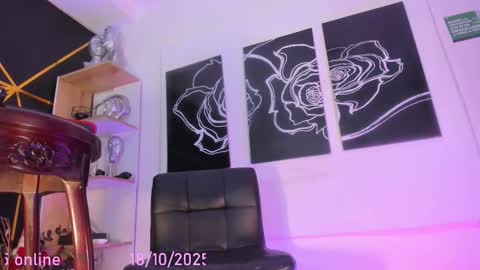 Snapshot of naughty_lizeth chatting on October 18, 4:11 pm lizeth online show from October 18, 4:11 pm