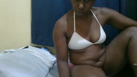 Snapshot of naughty_slender2 chatting on September 9, 9:59 pm jn online show from September 9, 9:59 pm