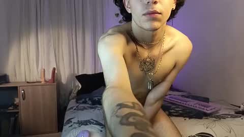 naughty_thompson1 online show from February 21, 12:13 am