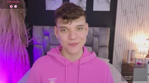 Snapshot of naughty_twink_ chatting on October 12, 4:38 am Noah online show from October 12, 4:38 am