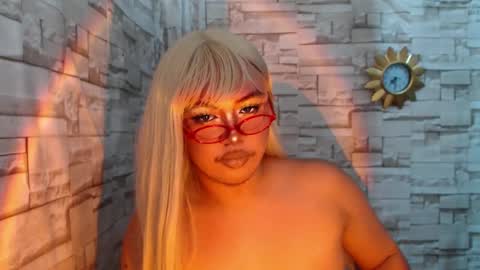 Snapshot of naughty_ursula21xxx chatting on January 28, 12:00 pm naughty_ursula21xxx online show from January 28, 12:00 pm