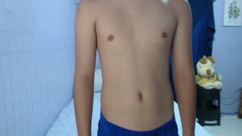 Snapshot of naughtyboytoni chatting on October 8, 12:29 am naughtyboytoni online show from October 8, 12:29 am