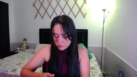 Snapshot of naughtygirl_mmm chatting on October 15, 8:31 pm Valeria online show from October 15, 8:31 pm