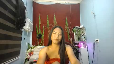 Snapshot of naughtygrace4u chatting on October 25, 5:24 pm Aina online show from October 25, 5:24 pm