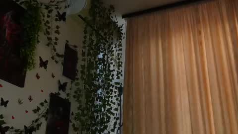 Snapshot of naughtyhomemade17 chatting on February 21, 11:01 am Mya Alexya online show from February 21, 11:01 am
