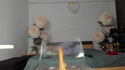 Cassie -  online show from November 14, 6:59 am