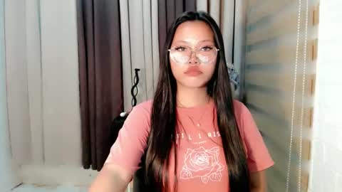 naughtymorenagirl online show from November 24, 5:39 am