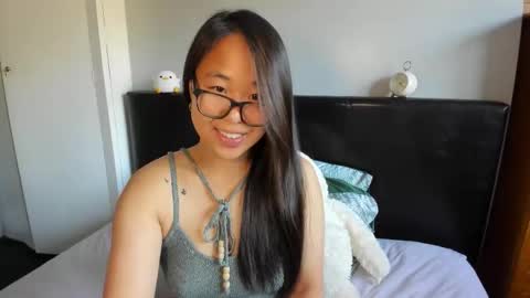 Snapshot of naughtynerdygirl chatting on October 6, 3:08 pm Gigi Chu online show from October 6, 3:08 pm