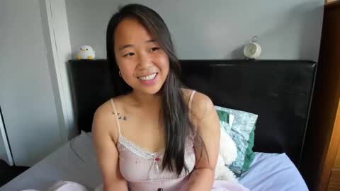 Snapshot of naughtynerdygirl chatting on September 23, 12:21 pm Gigi Chu online show from September 23, 12:21 pm