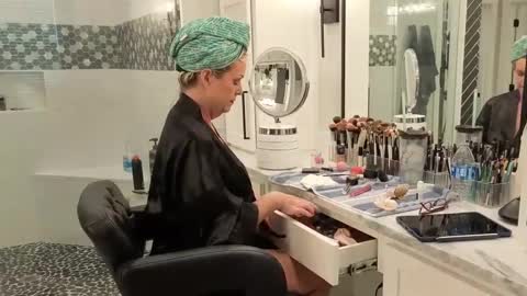 naughtynursenlr online show from October 4, 8:28 pm