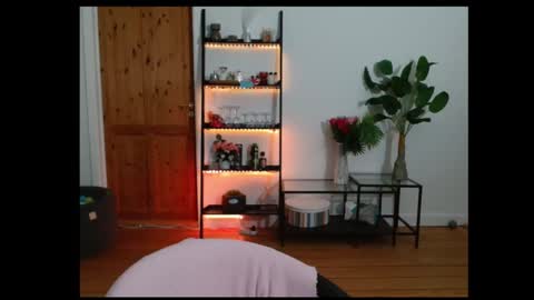 Ella - Naughty Rapunzel online show from December 18, 12:07 pm