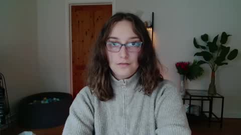 Ella - Naughty Rapunzel online show from December 6, 10:33 am