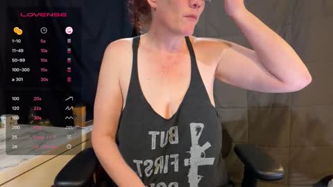 Snapshot of naughtywifenxtdoor chatting on October 19, 1:49 pm Naughty Wife Next Dor online show from October 19, 1:49 pm