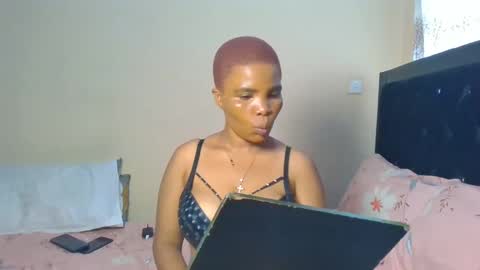 Snapshot of naughtyzuri chatting on October 6, 7:59 am naughty online show from October 6, 7:59 am