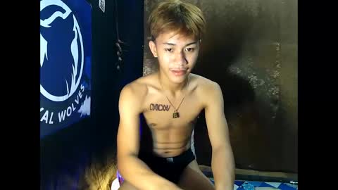 Snapshot of naugthyboyloy chatting on October 2, 5:28 am Loy online show from October 2, 5:28 am