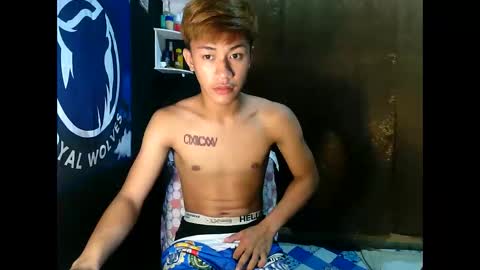 Snapshot of naugthyboyloy chatting on October 13, 10:17 am Loy online show from October 13, 10:17 am