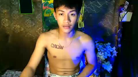 Snapshot of naugthyboyloy chatting on September 11, 3:35 pm Loy online show from September 11, 3:35 pm