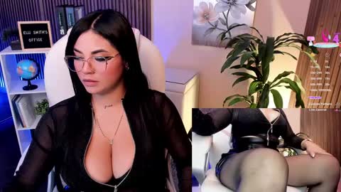 Snapshot of naugthyelli chatting on March 10, 11:49 pm online show from March 10, 11:49 pm