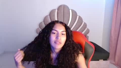 naya_fox1 online show from December 22, 1:45 am