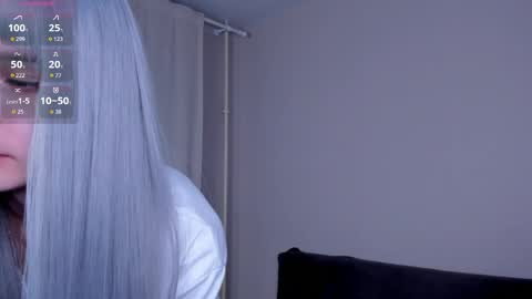 Kira online show from April 5, 7:11 pm