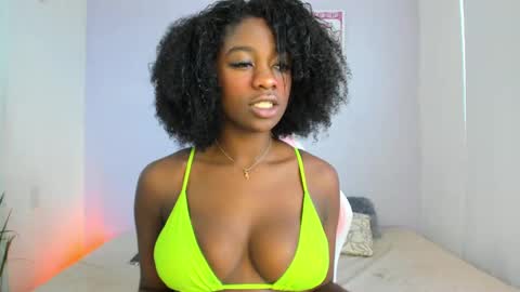 Snapshot of nayah_williams chatting on February 13, 12:43 pm Nayah Williams - OnlyFans online show from February 13, 12:43 pm