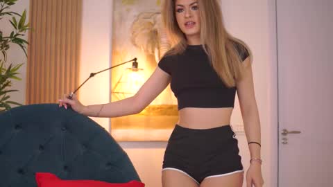 Naya online show from March 2, 8:04 pm