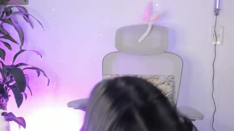 Naye  online show from April 3, 4:30 am