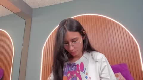 Naye  online show from February 3, 6:40 am