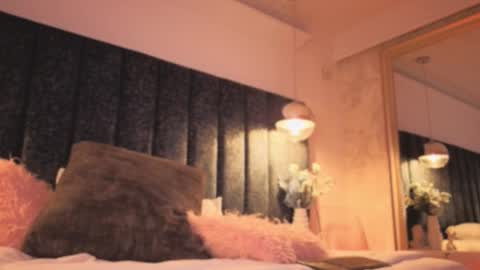 Juli  online show from November 22, 12:25 pm