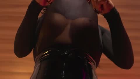 Nefertari online show from March 20, 1:16 pm